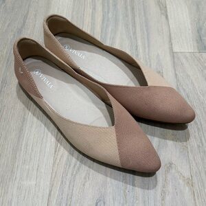 Pointed-Toe V-Cut Flats (Valencia 2.0) size 8,5